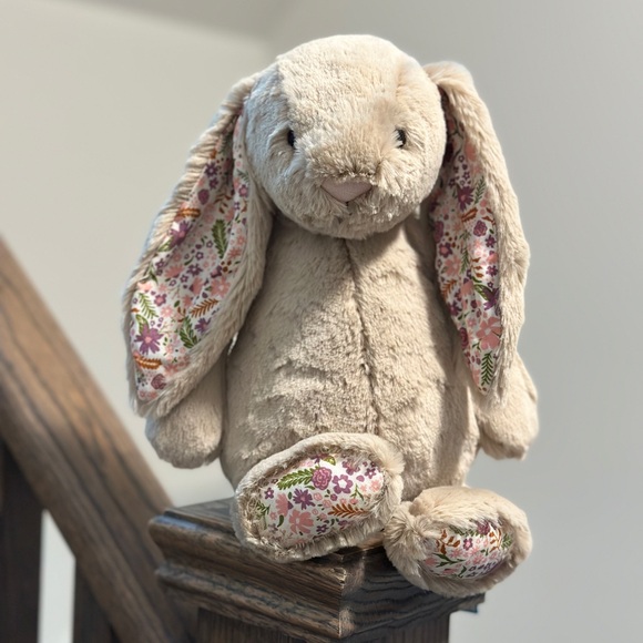 Rare Finds Jellycat BNWT 🧸 Valentine’s Gifts❤️ - Picture 8 of 16